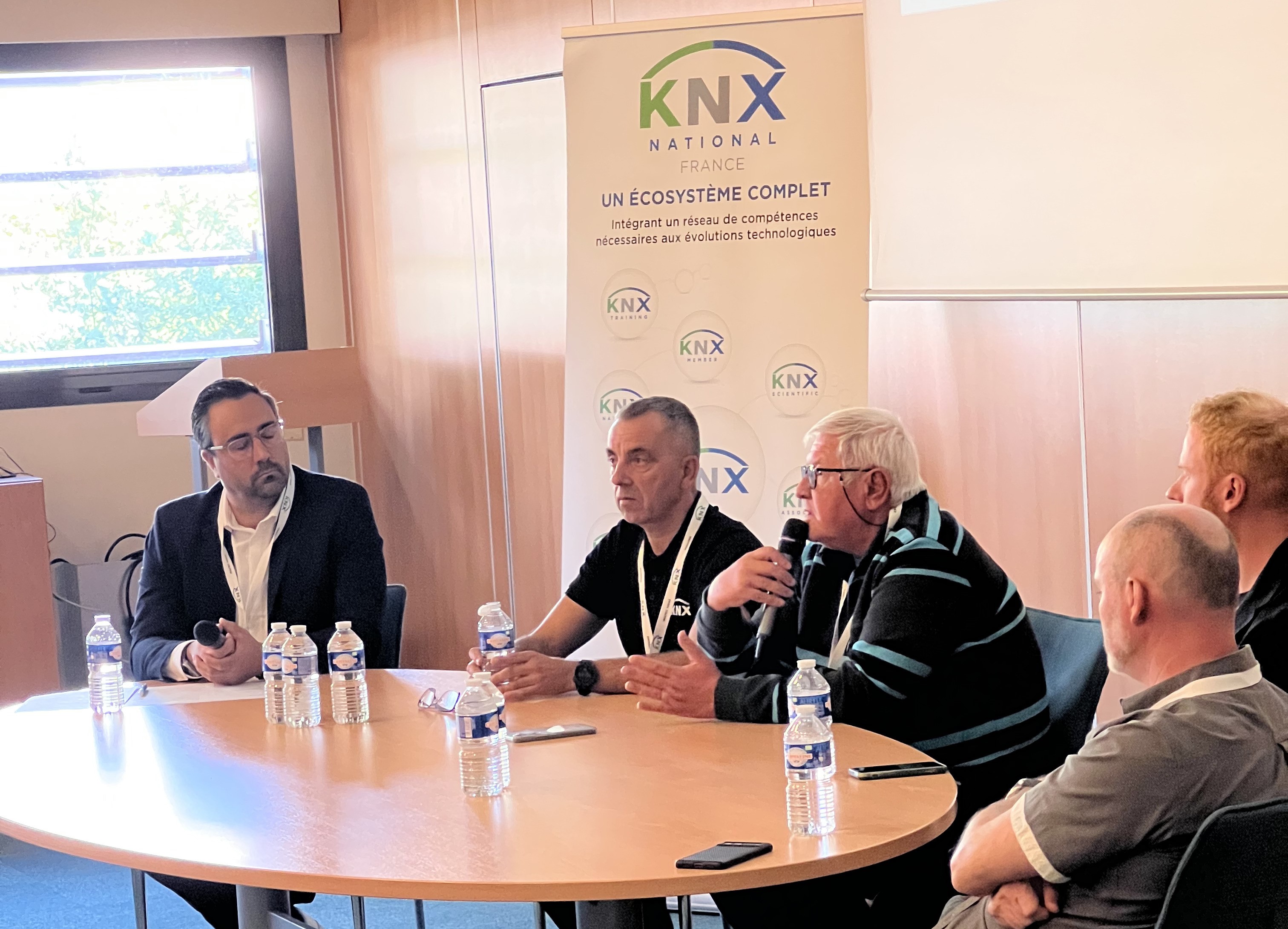 Découvrez la table ronde « KNX et les décrets BACS et Tertiaire »